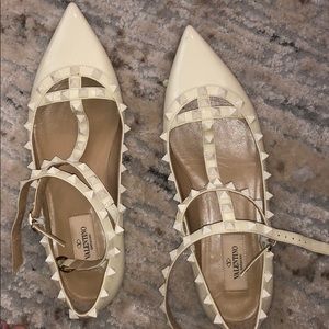 Valentino off white rock stud  flats